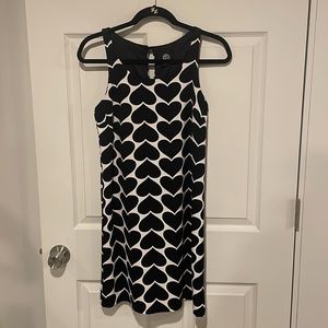Bobeau Heart Print Shift Dress Small - black and white